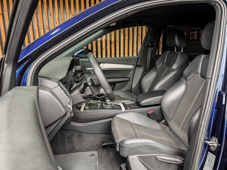 Vehicle Image 15
