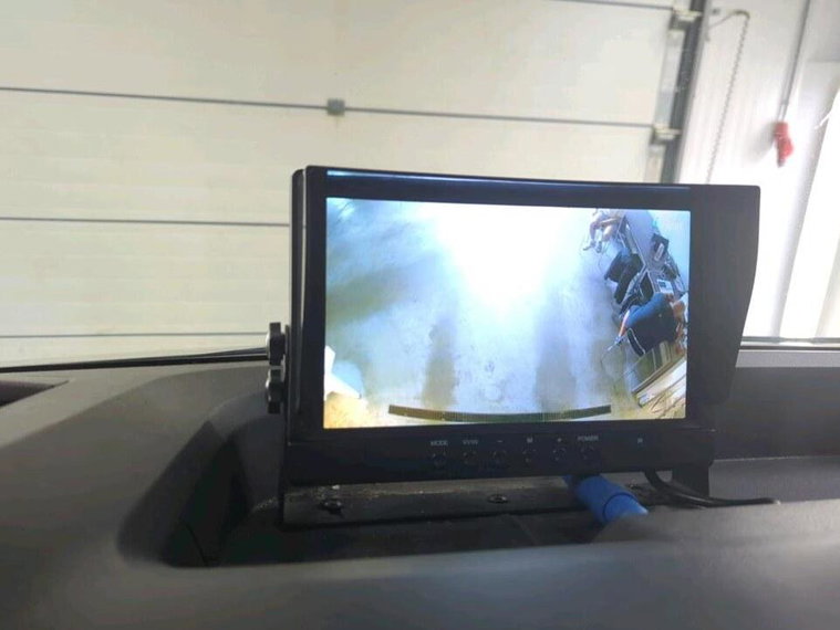 Vehicle Image 8