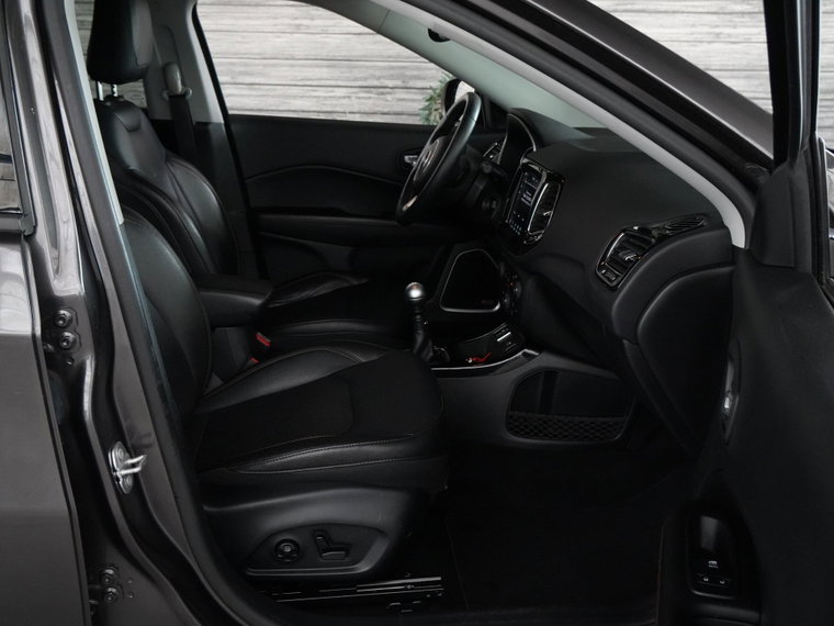 Vehicle Image 40