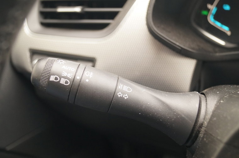 Vehicle Image 25