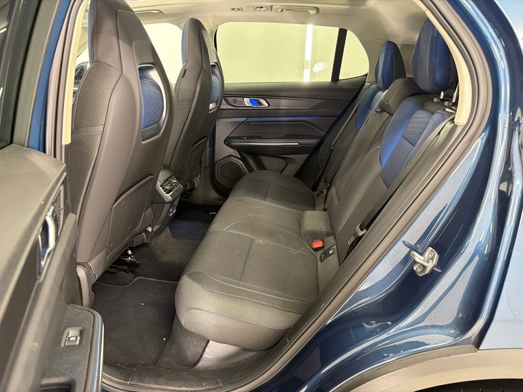 Vehicle Image 31