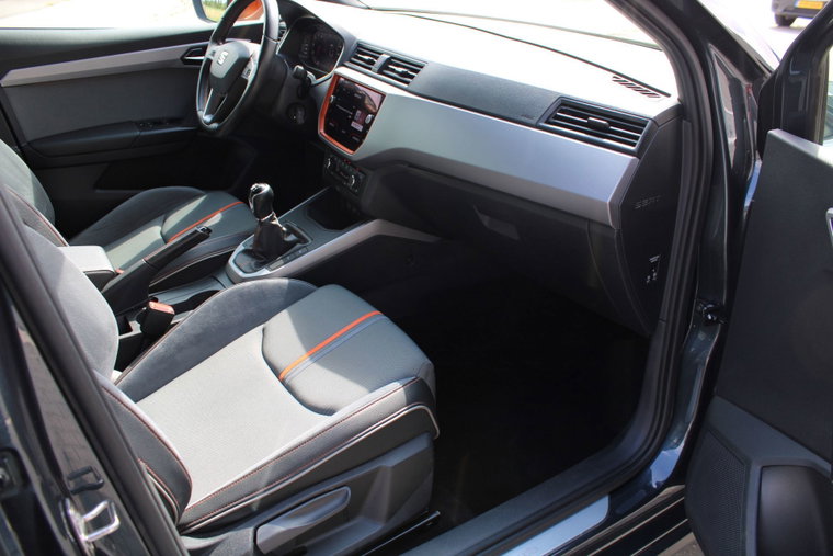 Vehicle Image 19