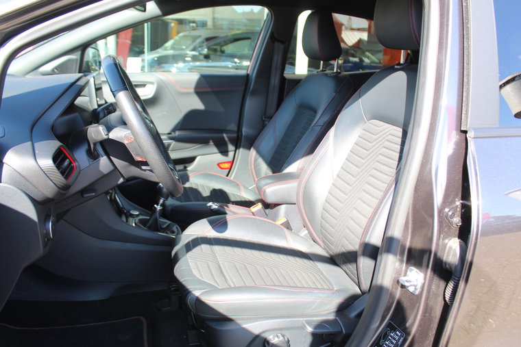 Vehicle Image 12