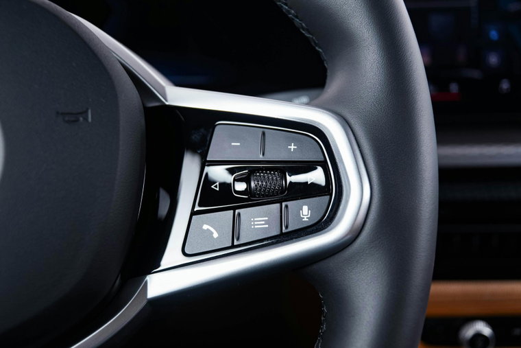 Vehicle Image 42