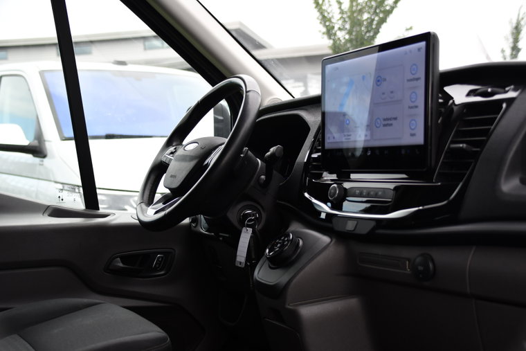 Vehicle Image 19