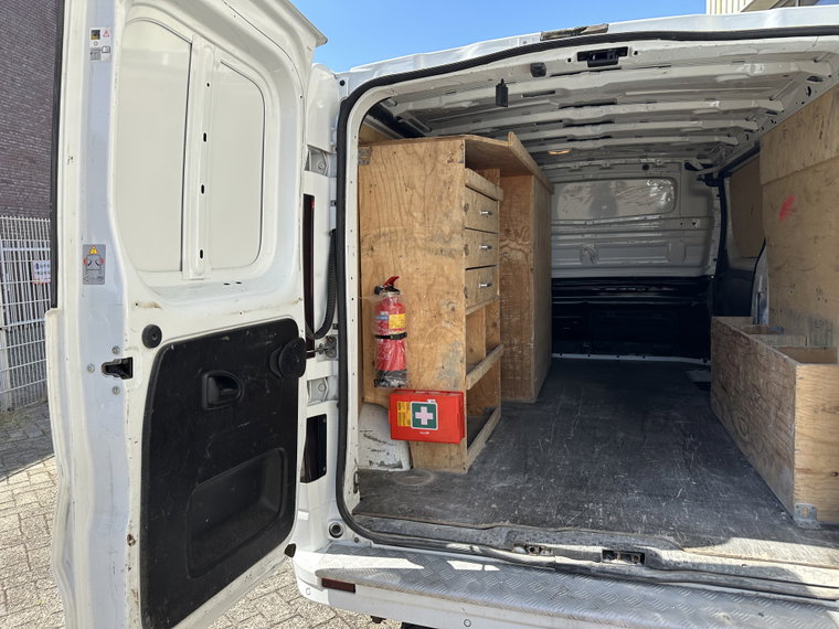 Vehicle Image 25