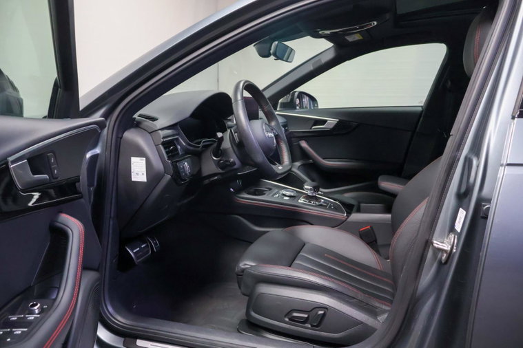 Vehicle Image 22