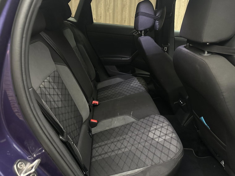 Vehicle Image 38