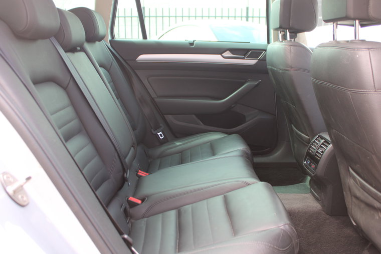Vehicle Image 16