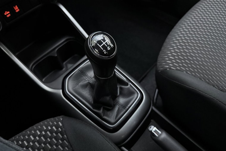 Vehicle Image 25