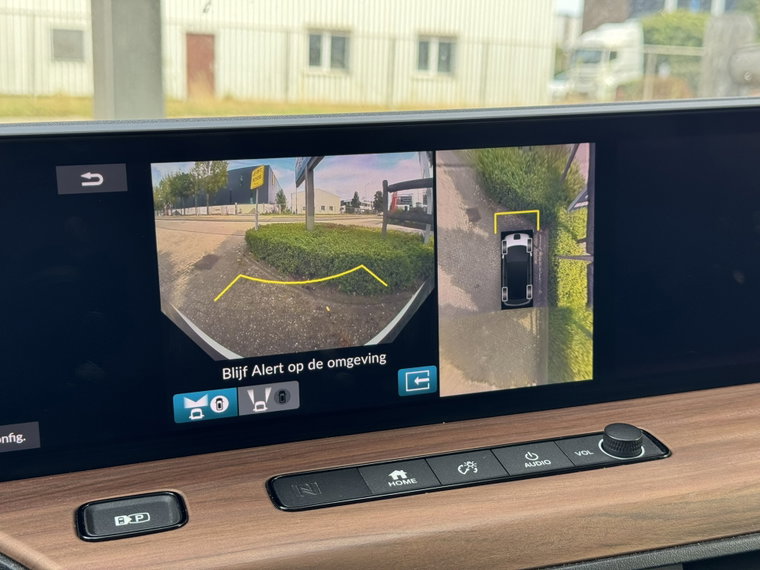 Vehicle Image 35