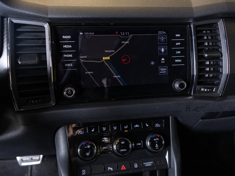 Vehicle Image 32