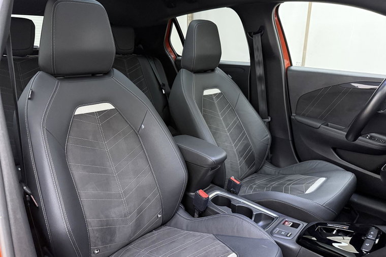 Vehicle Image 15