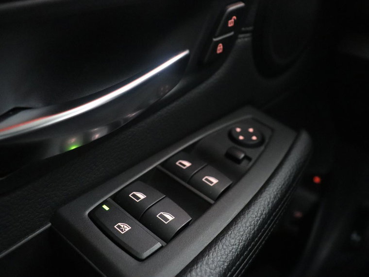 Vehicle Image 40