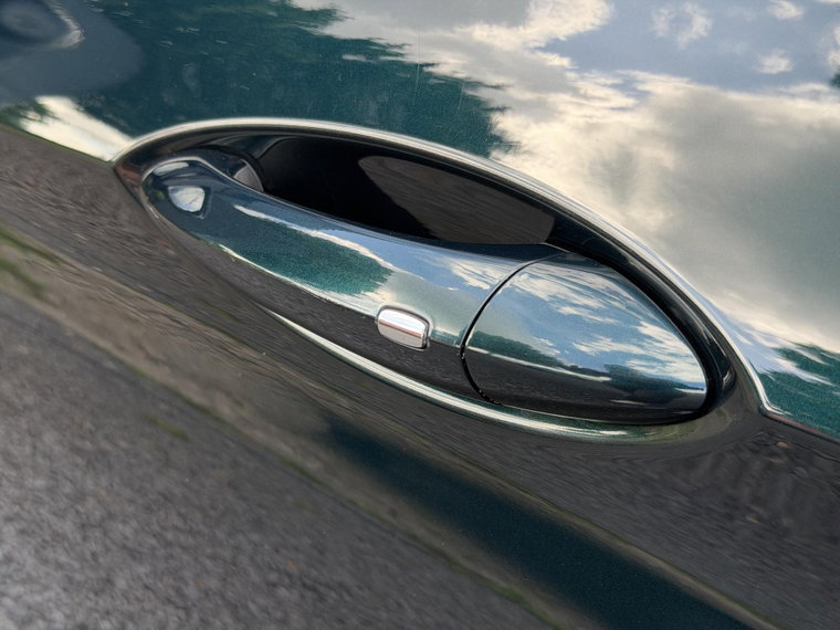 Vehicle Image 32