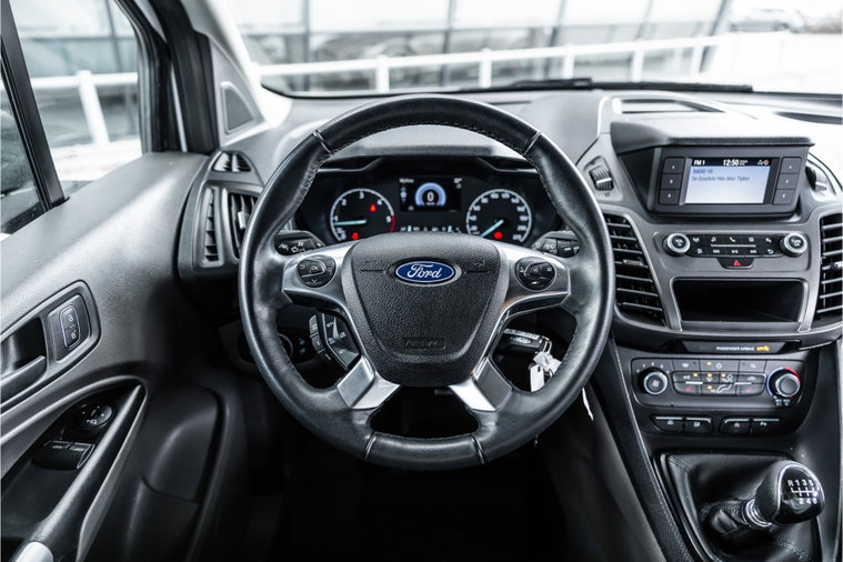 Vehicle Image 12