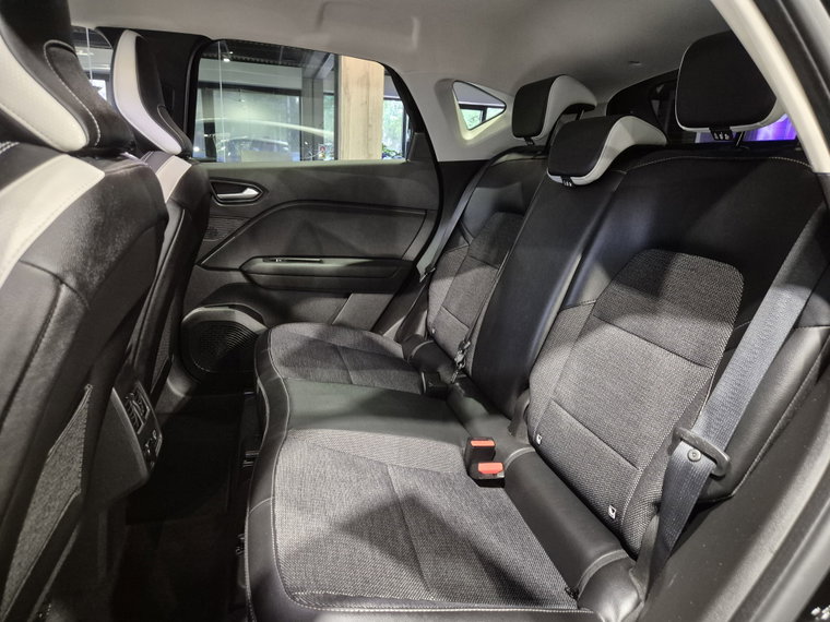 Vehicle Image 26