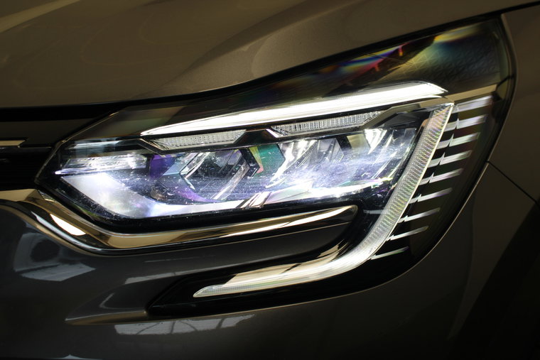 Vehicle Image 12