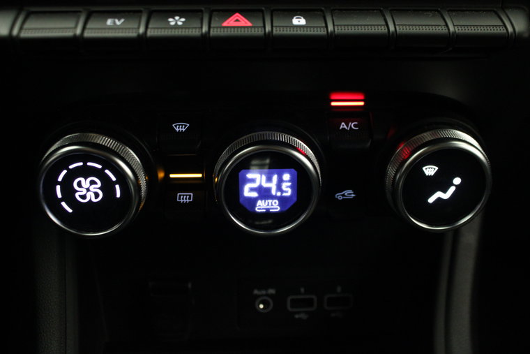 Vehicle Image 17
