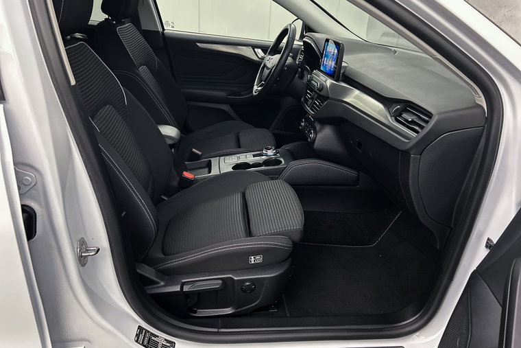 Vehicle Image 32