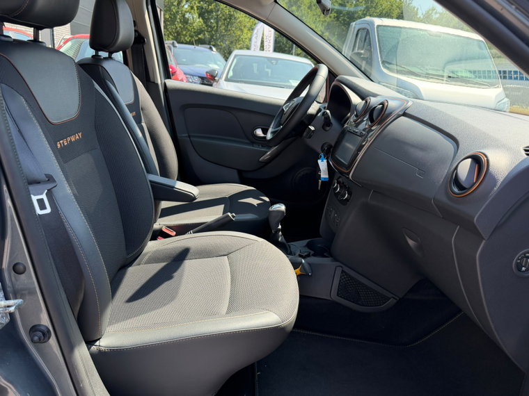 Vehicle Image 18