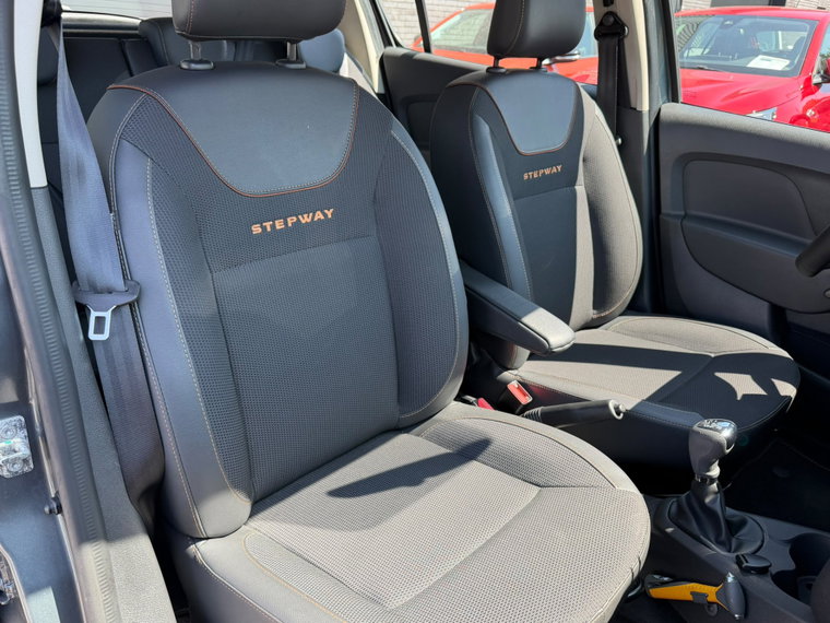 Vehicle Image 19