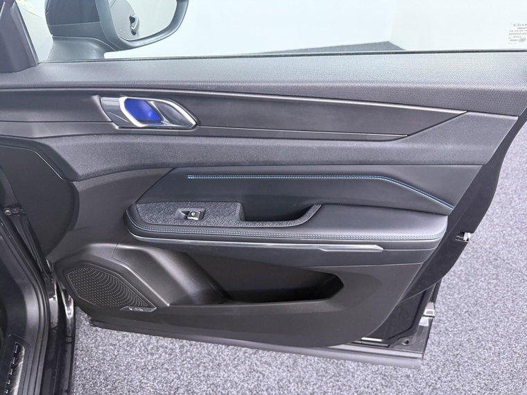Vehicle Image 41