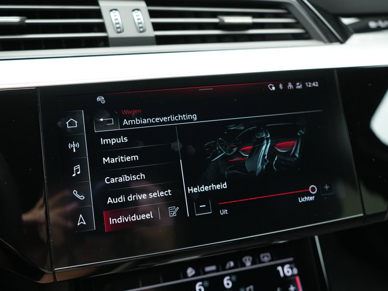 Vehicle Image 38