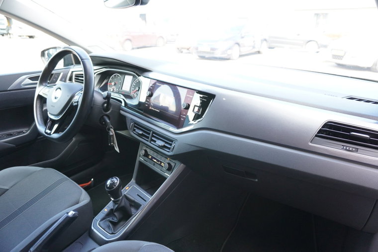 Vehicle Image 19