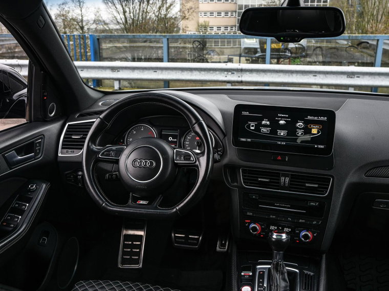 Vehicle Image 14