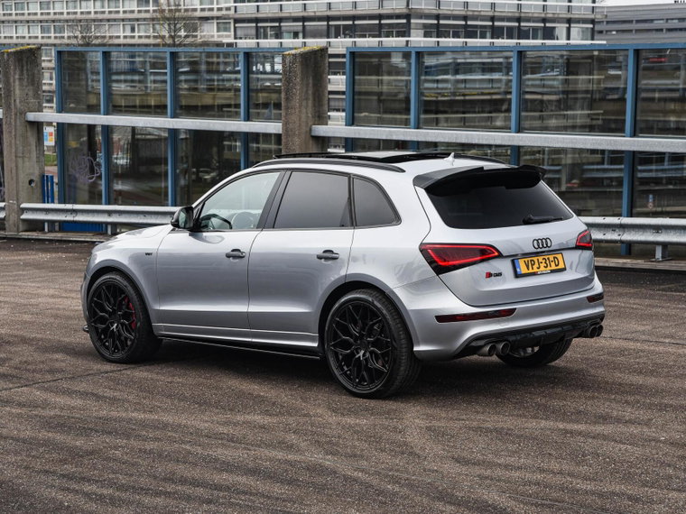 Vehicle Image 9