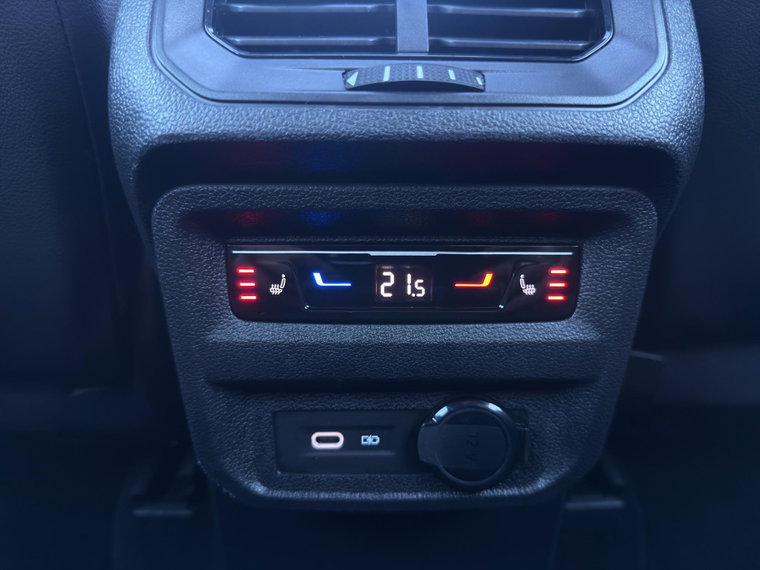 Vehicle Image 28