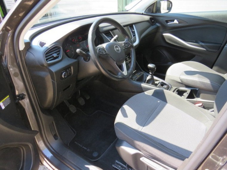 Vehicle Image 12