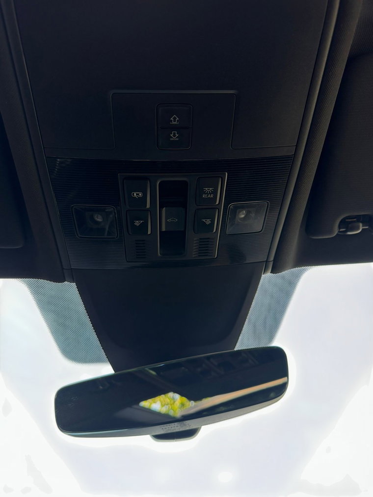 Vehicle Image 23