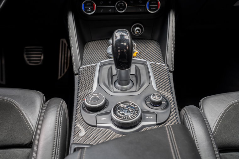 Vehicle Image 38