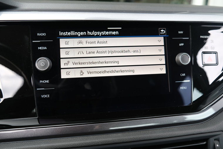 Vehicle Image 25