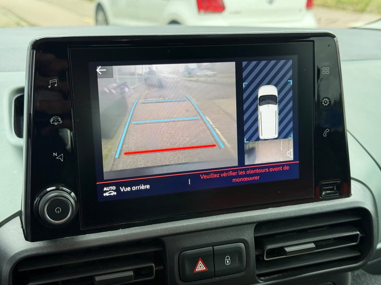 Vehicle Image 19