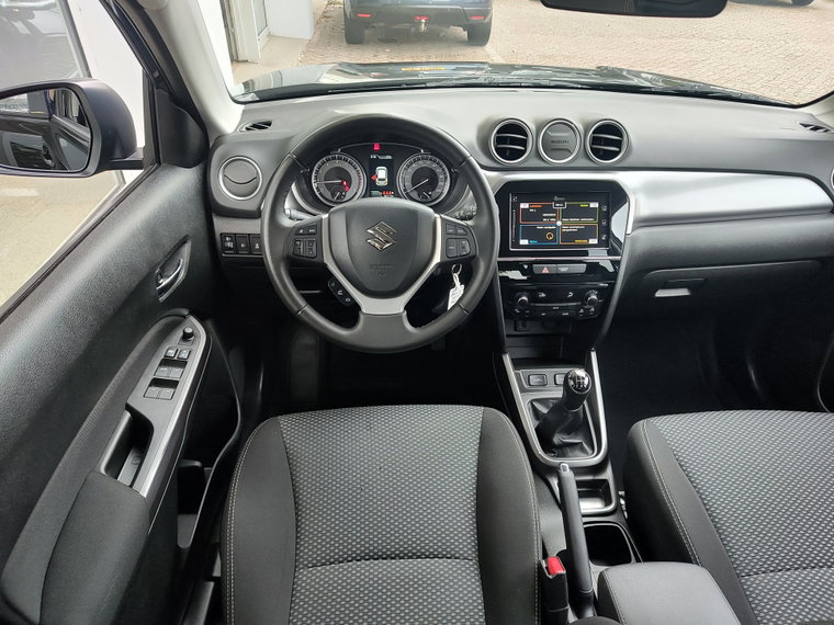 Vehicle Image 12