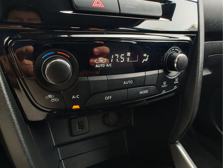Vehicle Image 16