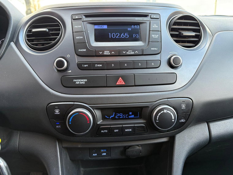 Vehicle Image 25