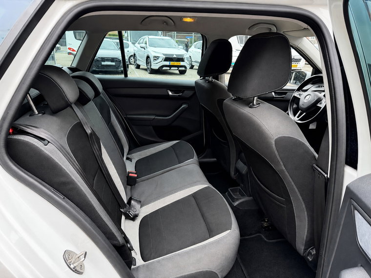 Vehicle Image 18