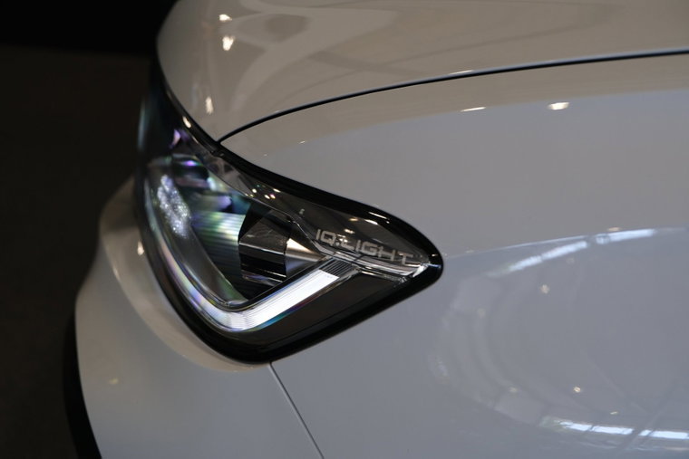 Vehicle Image 13