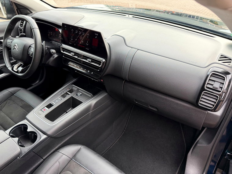 Vehicle Image 35