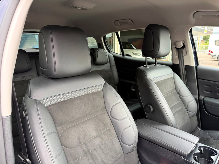 Vehicle Image 37