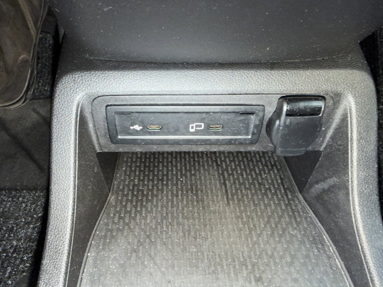 Vehicle Image 34