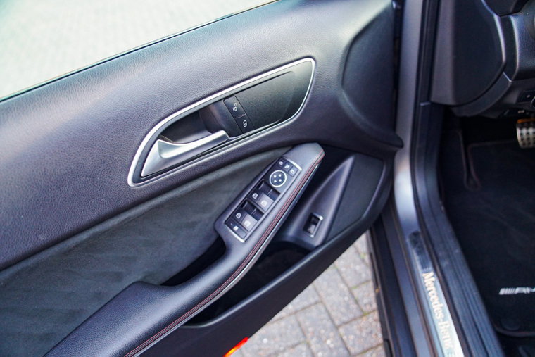 Vehicle Image 23