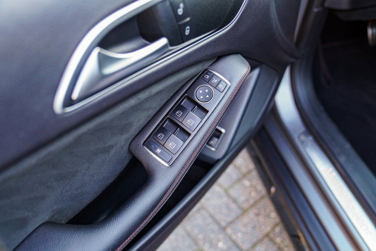 Vehicle Image 24