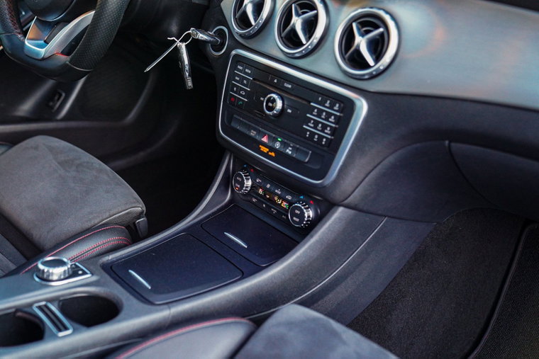 Vehicle Image 35