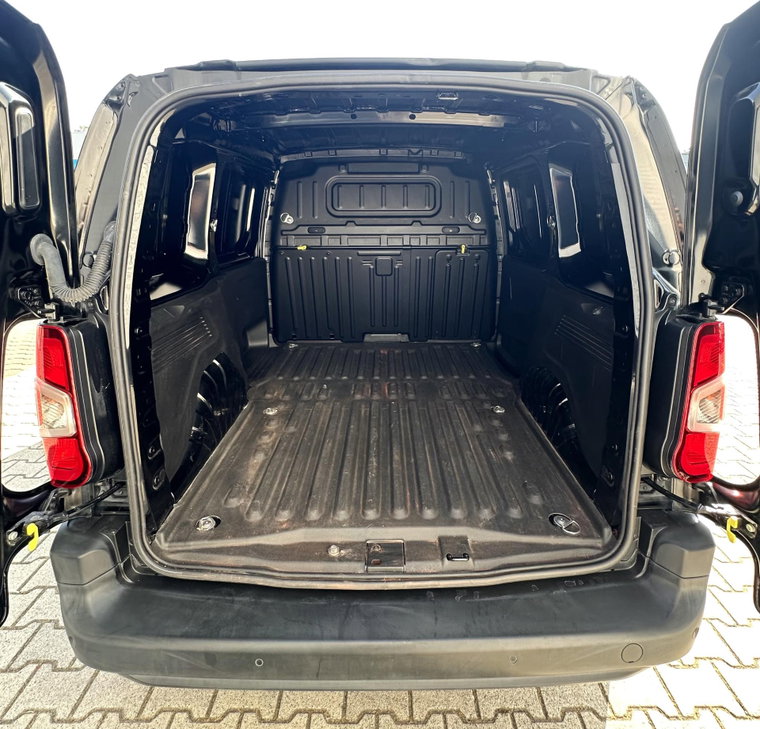 Vehicle Image 17