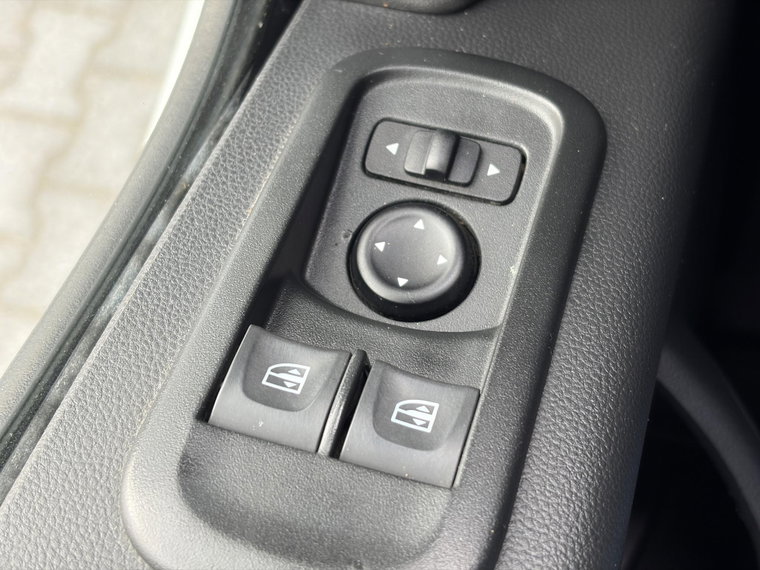 Vehicle Image 28